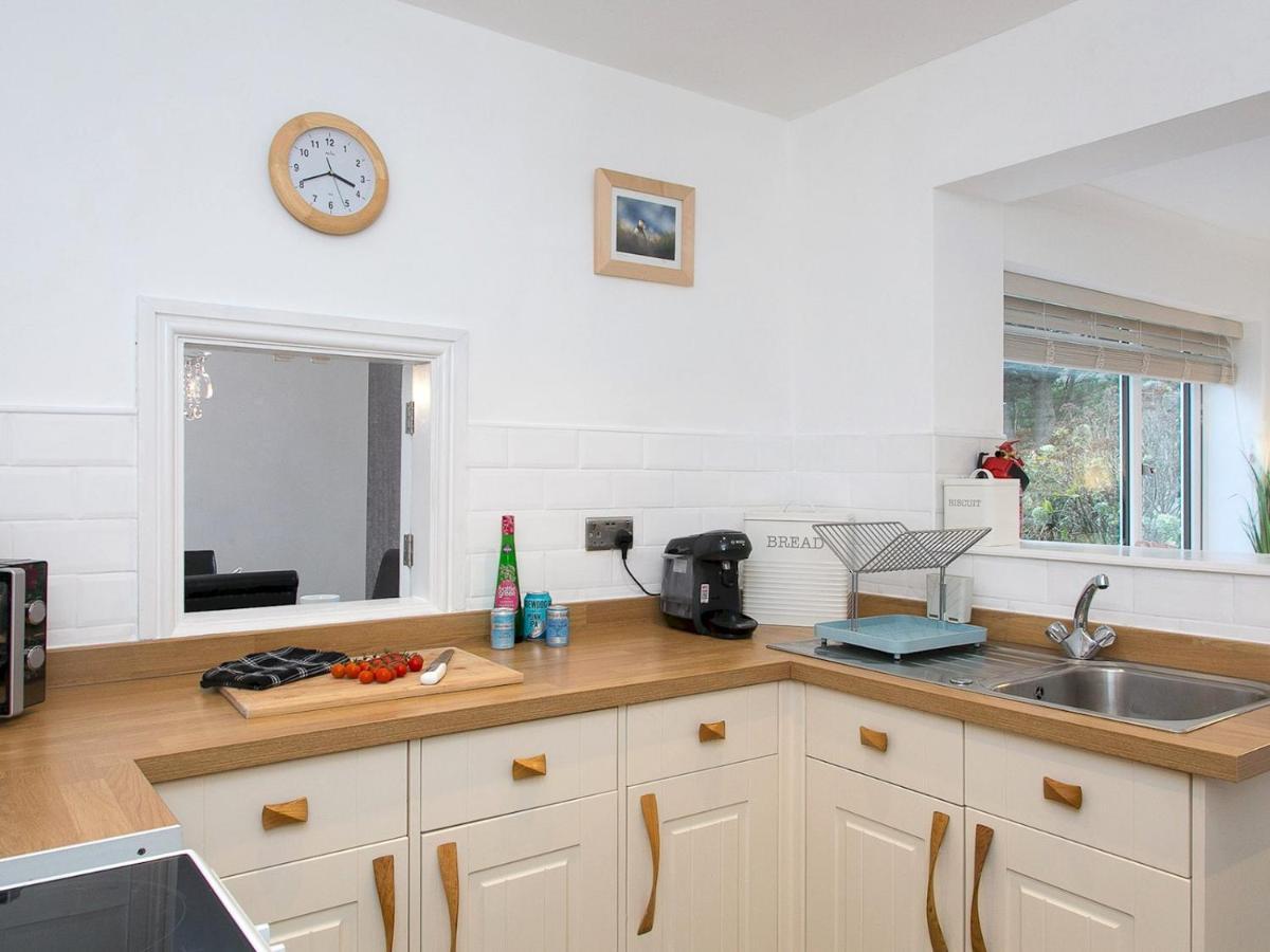 Pass The Keys Modern Coastal Home In Bull Bay Amlwch Екстериор снимка