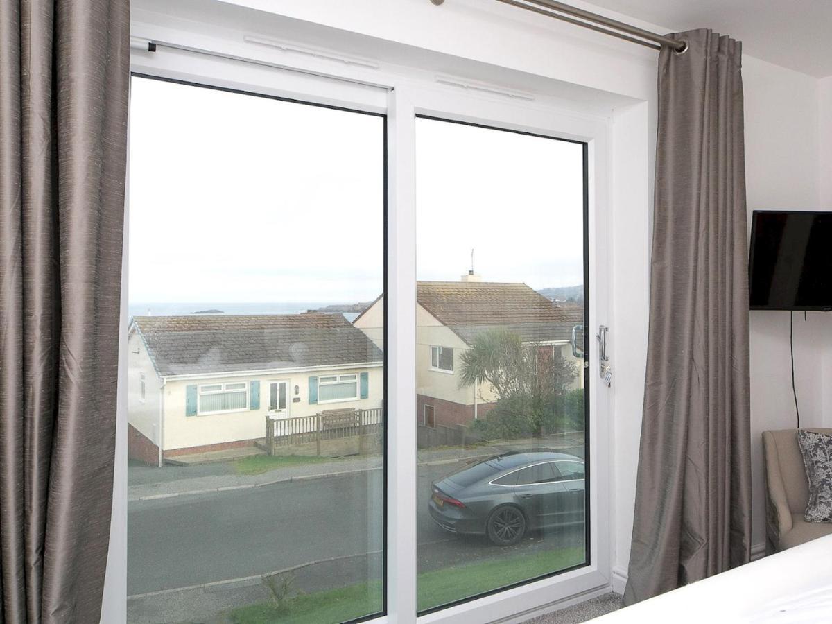 Pass The Keys Modern Coastal Home In Bull Bay Amlwch Екстериор снимка