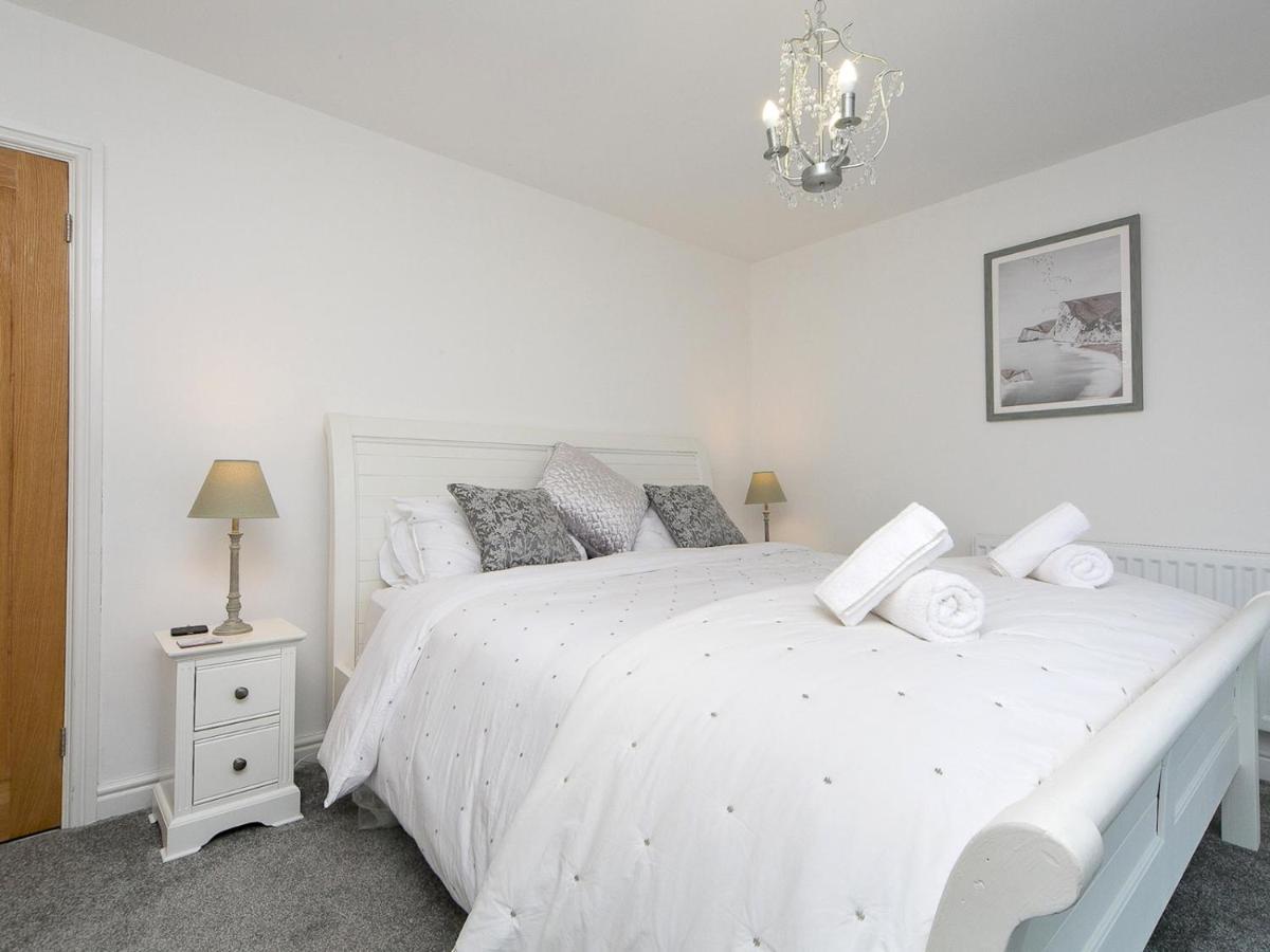 Pass The Keys Modern Coastal Home In Bull Bay Amlwch Екстериор снимка