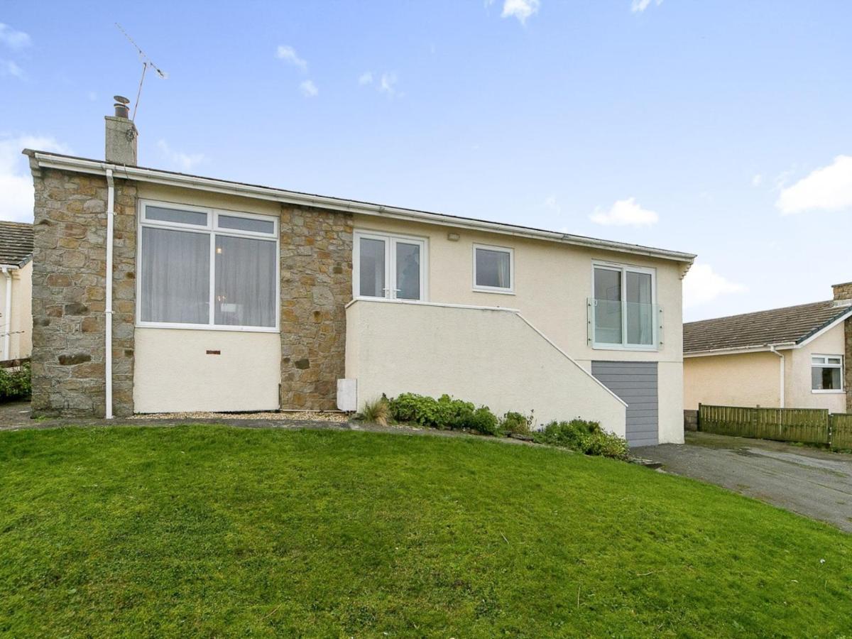Pass The Keys Modern Coastal Home In Bull Bay Amlwch Екстериор снимка